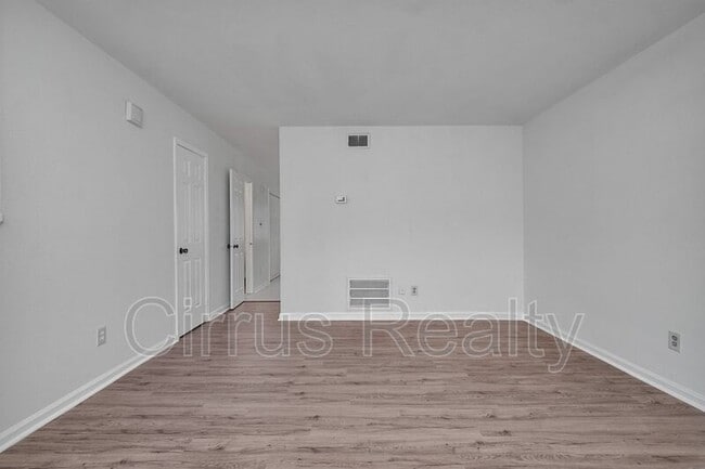 Building Photo - 358 Susan Constant Dr