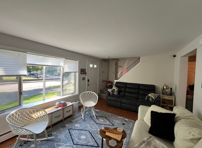 sala de estar - 19 Blithewood Ave