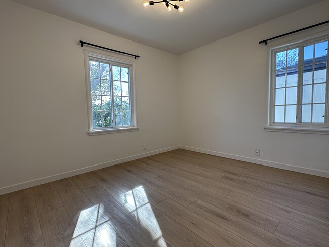 Foto del edificio - 8525 Hargis St