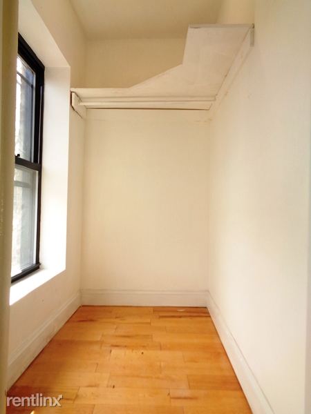 Building Photo - 156 Halsey St