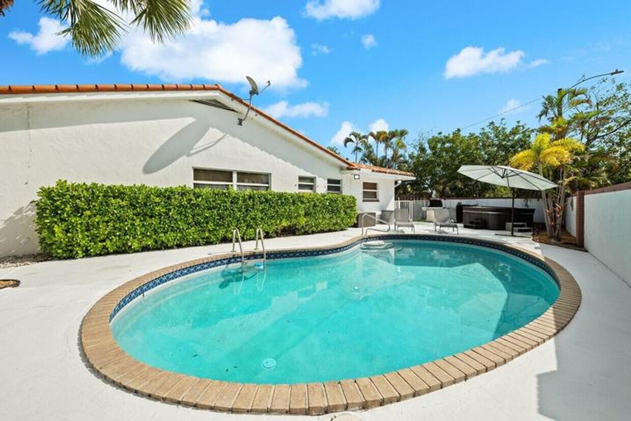 Photo - 2200 NE 36th Street, Fort Lauderdale, FL 33308