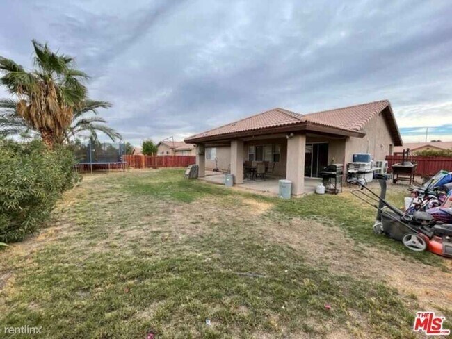Building Photo - 4 br, 2 bath House - 1119 Villa Bonita Ct