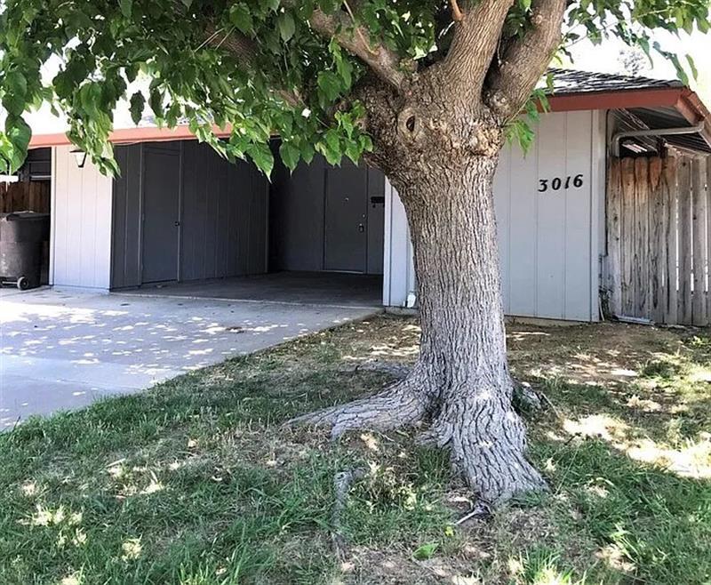 Primary Photo - 2 bedroom, 1 bathroom beauty