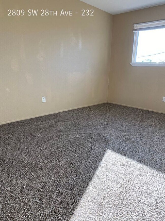 Building Photo - 2809 SW 28th Ave