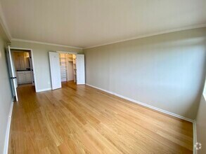 Building Photo - 1731 Beacon St