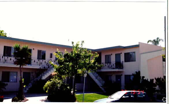 Building Photo - 1000 Electric Ave