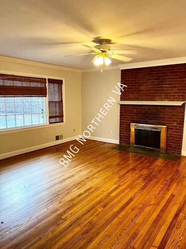 Foto del edificio - 832 Leigh Mill Rd