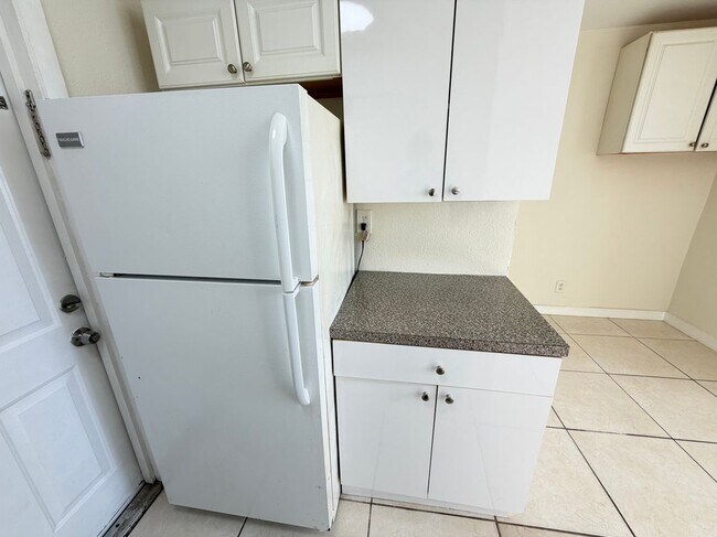 Foto del edificio - 2571 NW 13th Ct