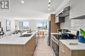 Building Photo - 100 Manett Crescent