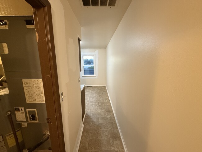 Hallway - 1666 University Dr