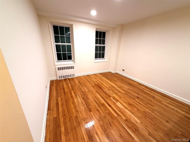 Building Photo - 140-18 Burden Crescent