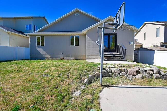 Foto del edificio - Beautiful Home in West Jordan!