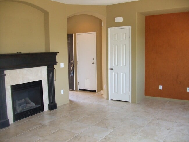 Building Photo - 31136 Strawberry Tree Ln