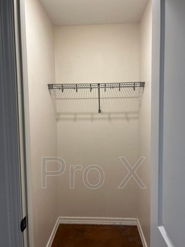 Building Photo - 402 Carson Way