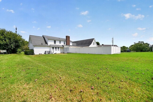 Foto del edificio - 305 Autumn Ridge Dr