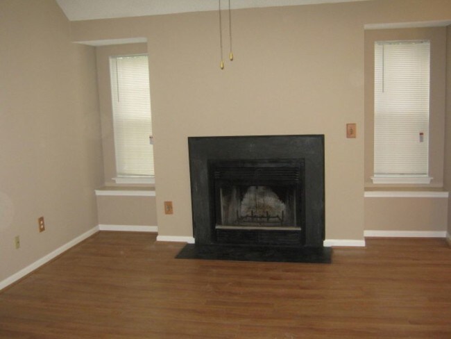 Building Photo - 1374 Ivywood Rd