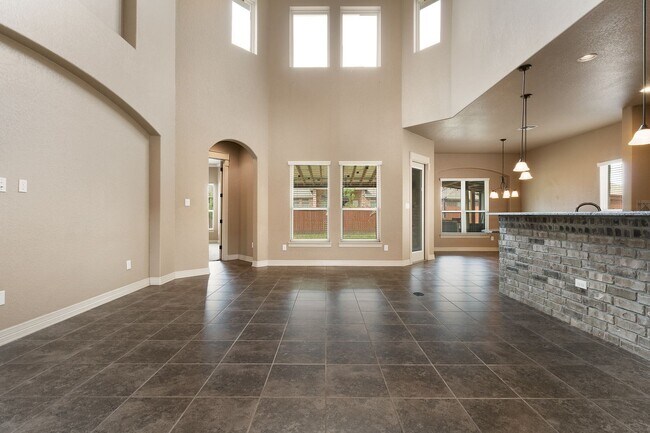 Foto del edificio - 4 br, 3 bath House - 14722 Rifleman Rd