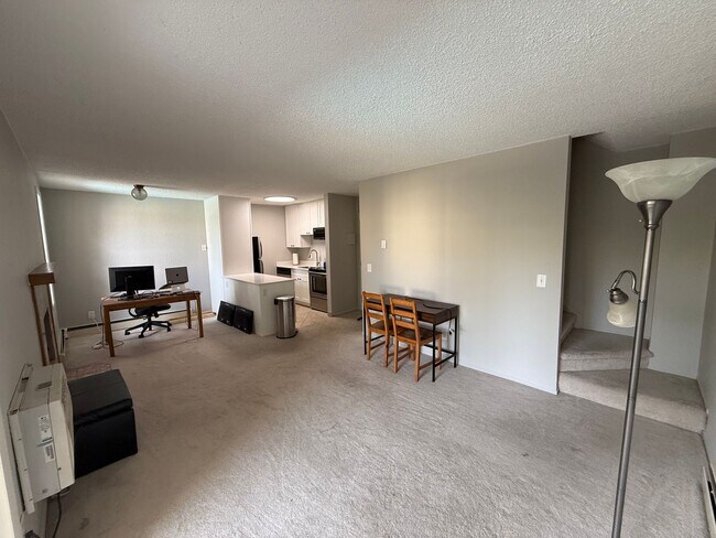 Foto del edificio - Modern 1-Bed, 1-Bath Condo in Prime Boulde...