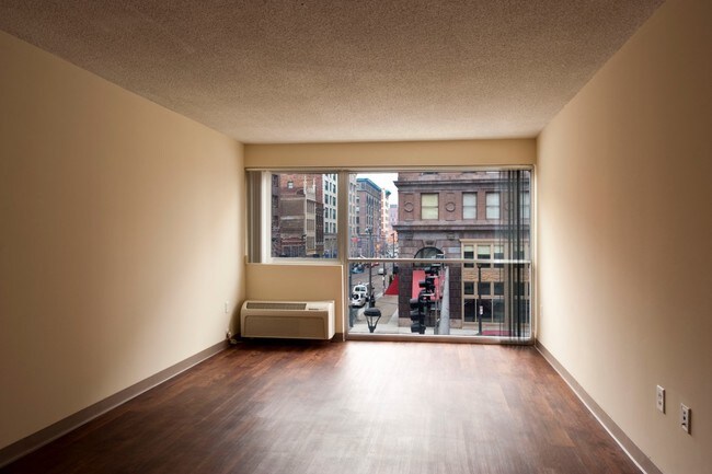 Foto del edificio - Downtowner Apartments