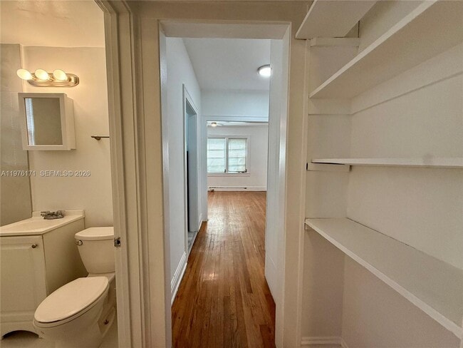 Foto del edificio - 114 Antilla Ave