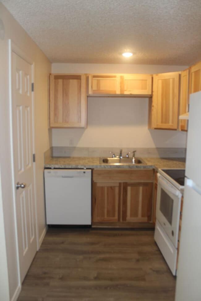 Building Photo - 2632 NE Hampton Ct