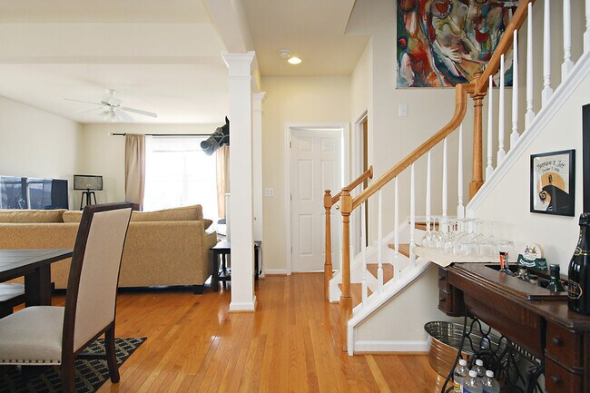 Foto del edificio - Pet Friendly Mill Creek Village Townhome