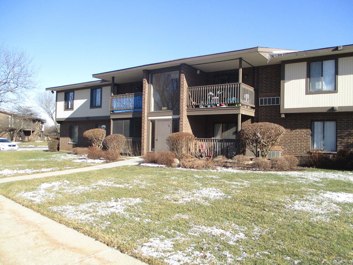 580 Somerset Ln Unit 5, Crystal Lake, IL 60014 Condo for Rent in