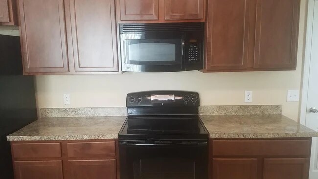 Building Photo - 1860 Soldiers Pass