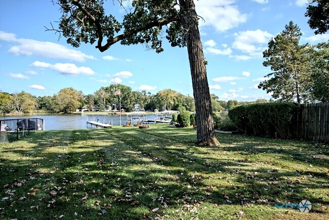 Foto del edificio - 4228 Riverside Dr