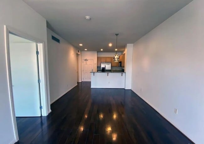 Building Photo - 450 J St