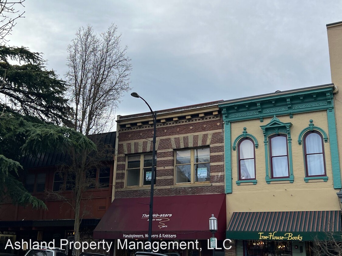 Primary Photo - 1 br, 1 bath House - 13 N Main St #3