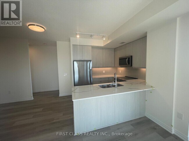 Building Photo - 15 Watergarden Dr