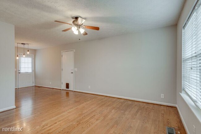 Building Photo - 3 br, 2 bath House - 219 Ash Grove Dr