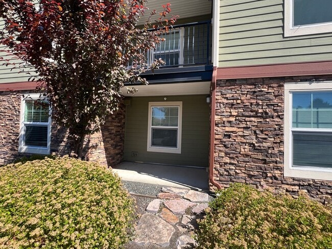Building Photo - 1 Bedroom 1 Bath With Washer Dryer at Cypr...