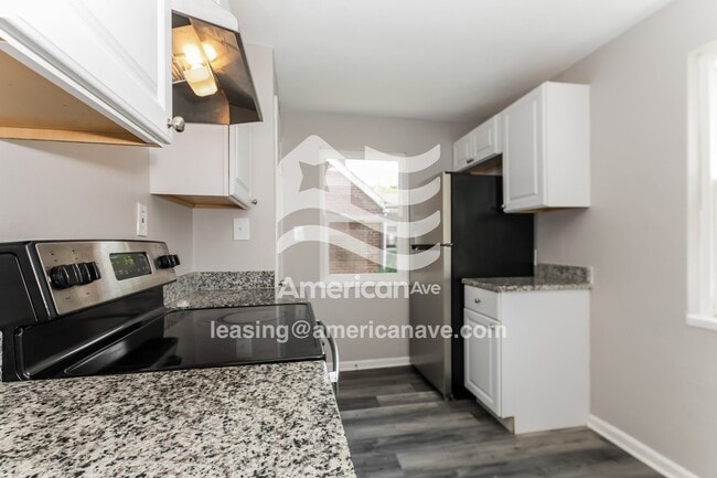 Building Photo - 526 Harriet St