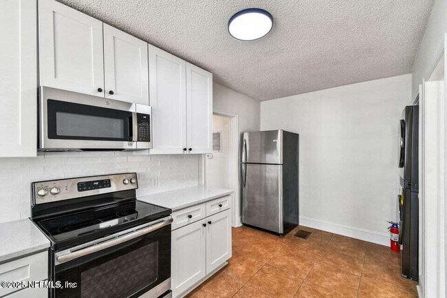 Foto del edificio - 3658 Herschel St