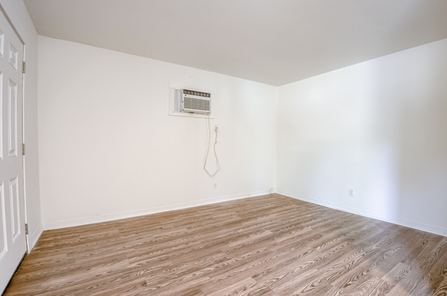 Foto del edificio - 15216 Bellaire Ave