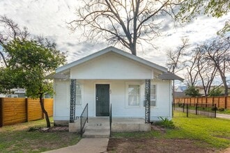 Building Photo - 57 Chalmers Ave