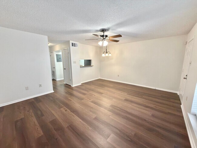 Building Photo - 5212 Butter Creek Ln