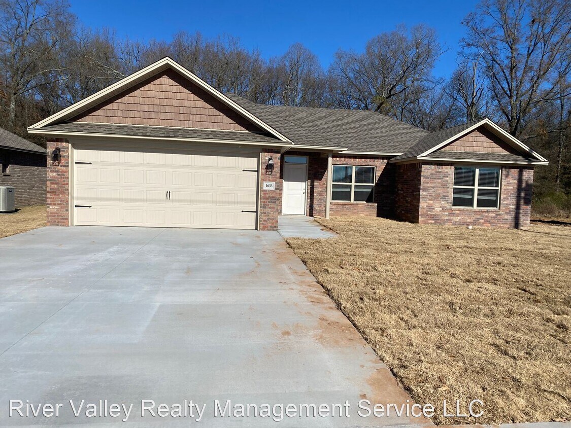 1633 E 8th St, Russellville, AR 72802 House Rental in Russellville