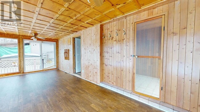 Building Photo - 139 Carufel Ave