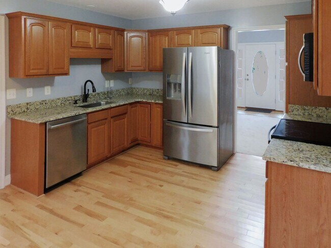 Building Photo - 462 Buckler Drive