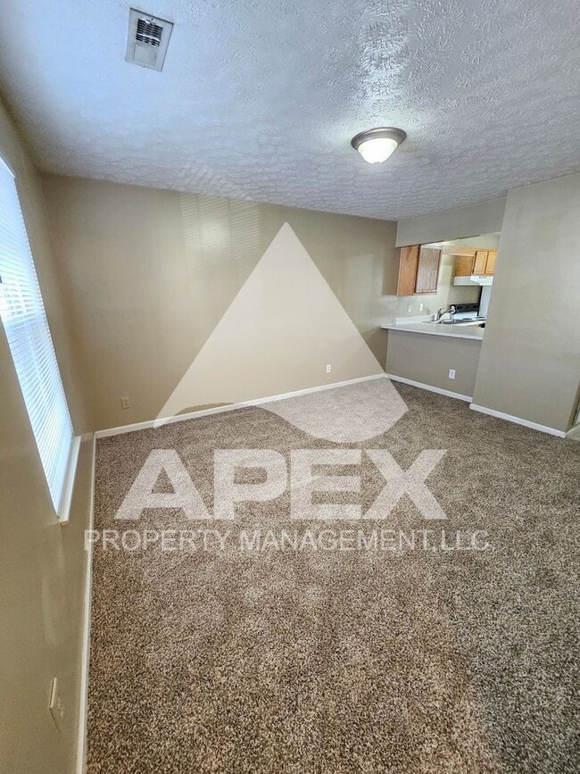 Foto del edificio - MOVE-IN SPECIAL,NO RENT TIL MAY 1ST! - Nice 2 Bd | 1.5 Ba Townhouse in West Knox Condo Community!