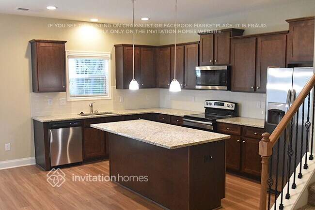 Building Photo - 378 White Trillium Dr