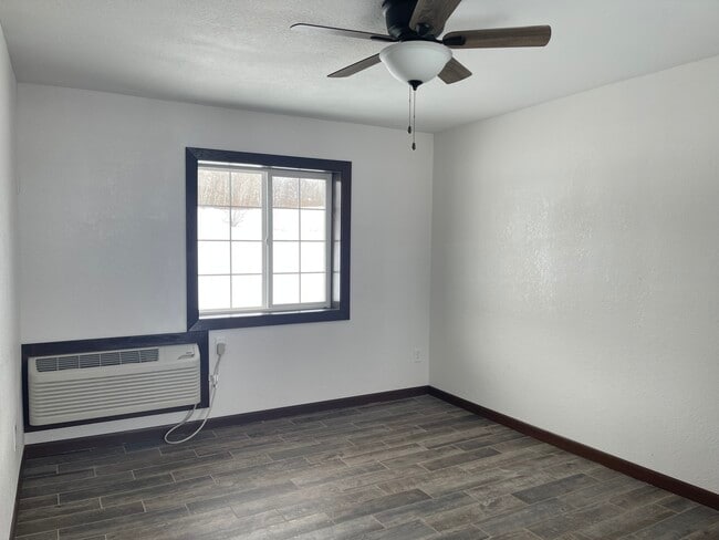 Building Photo - 30555 US-71