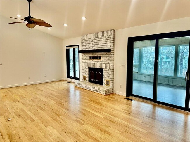 Foto del edificio - 4 Lois Ln