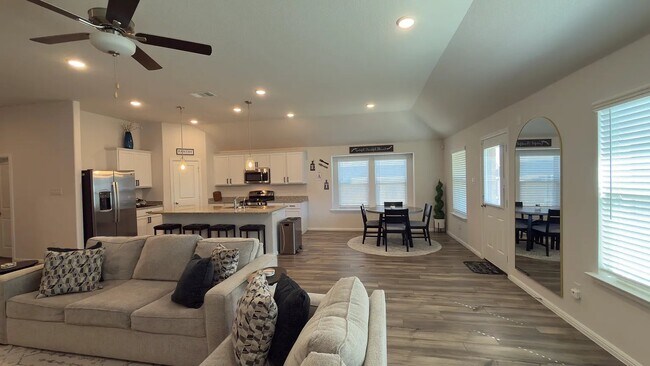Building Photo - 1312 Hunters Rdg Dr