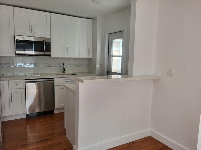 Building Photo - 660 86th St