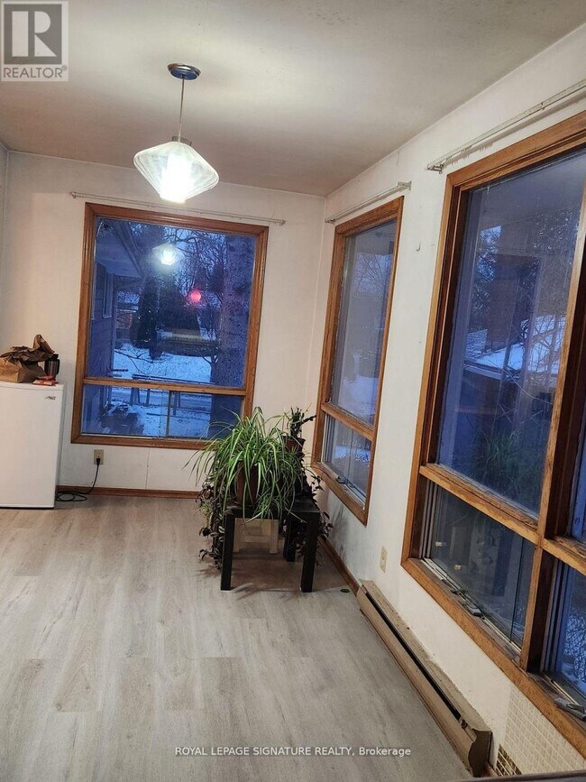Building Photo - 43 Sorrel Pl