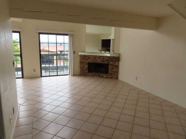 Building Photo - Three Bedroom Townhome with Two-Car Garage